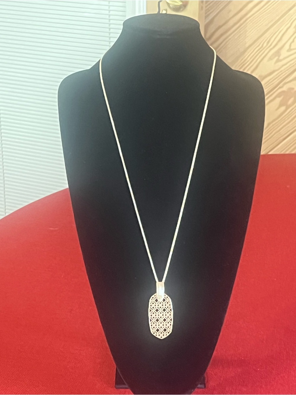 Kendra Scott Adjustable Length Gold Filigree Pendant Necklace